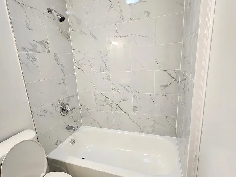 517 Cathedral St #5 — Photo 1