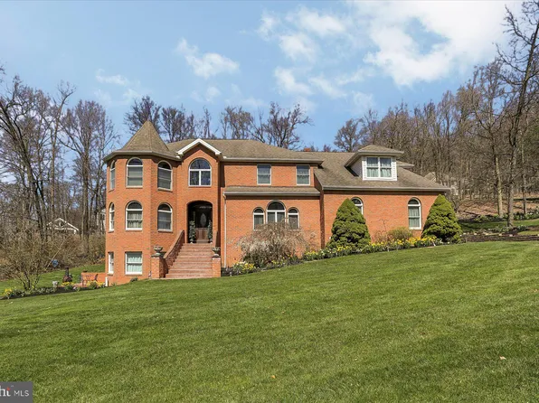 1671 Nottingham Dr, Hummelstown, PA 17036