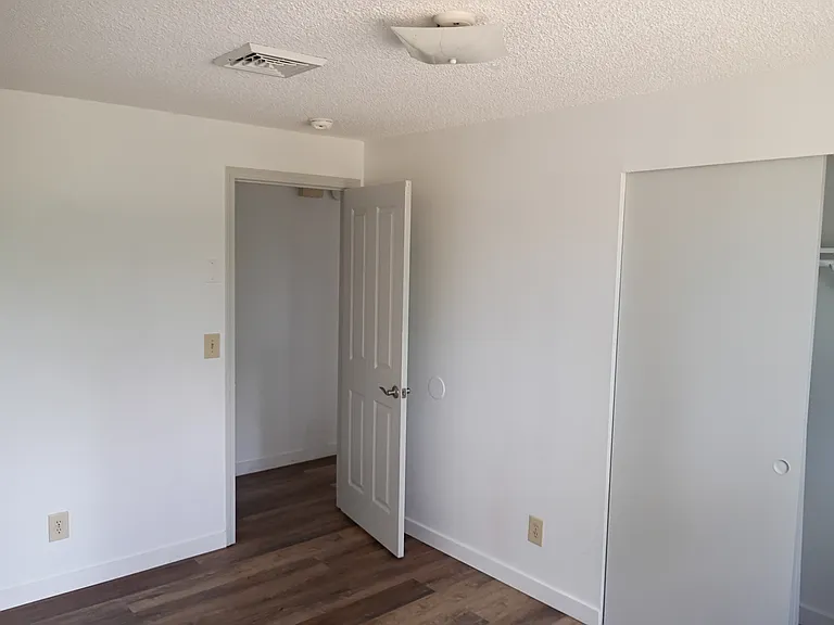 528 Delta St — Photo 15