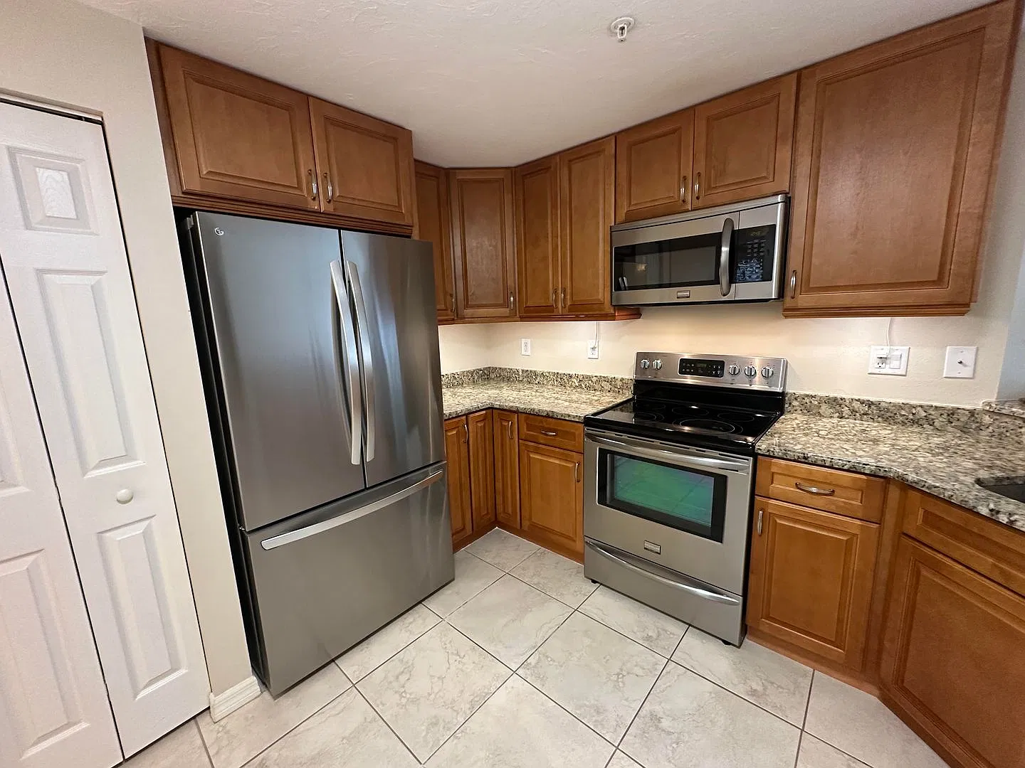 Excellent Sarasota Location — Photo 4