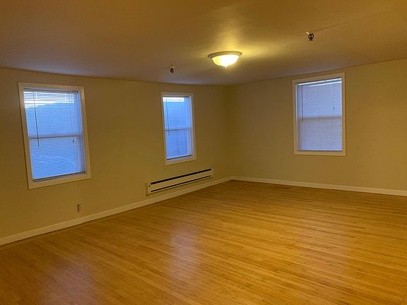 2nd image of 1433 Leavenworth St #2