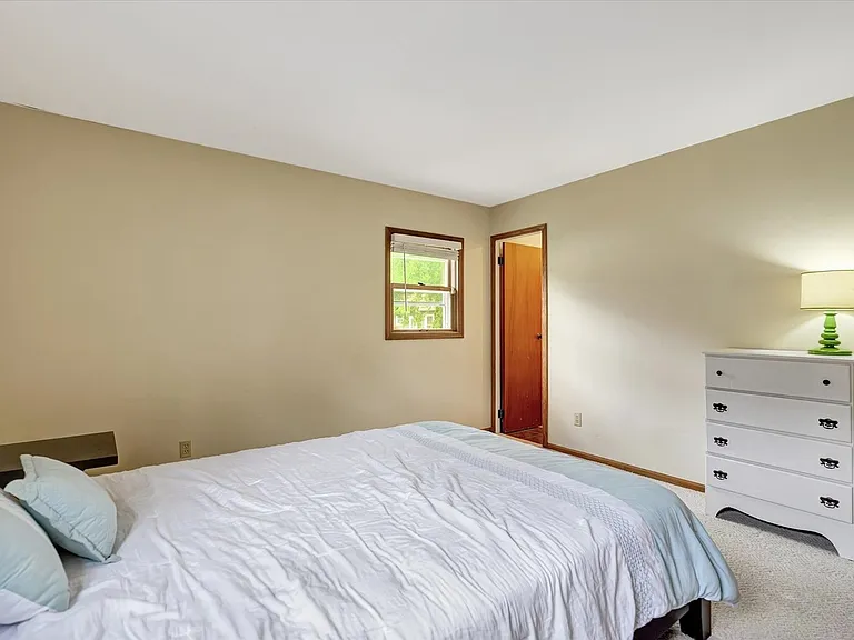 1703 E Fairlawn Dr — Photo 11
