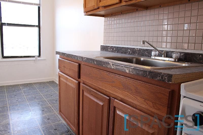 2nd image of 4600 N Beacon St #46041D