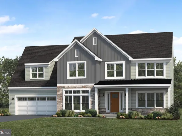 215 Dahlia Cir, Lebanon, PA 17042