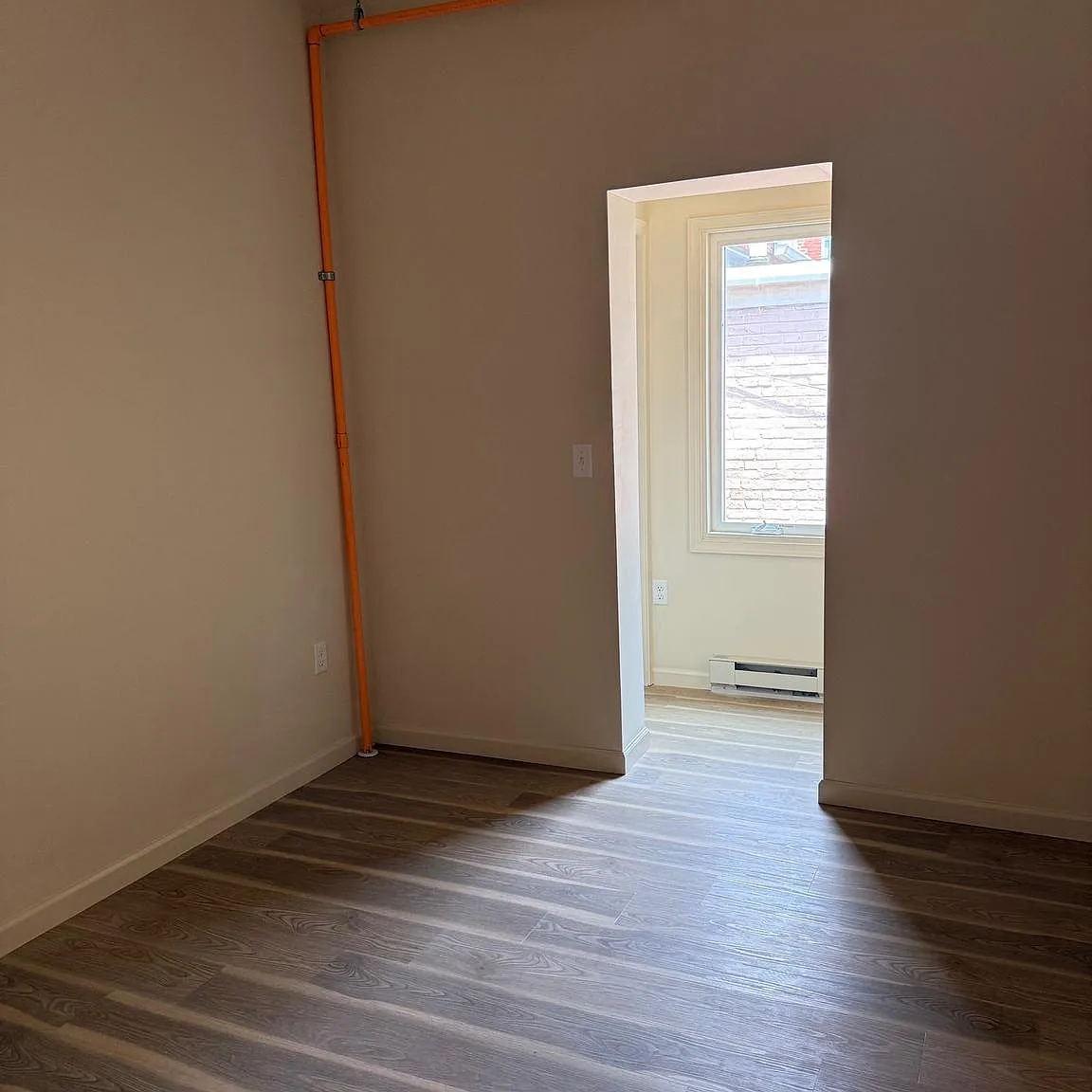 2 bed, 900 sqft, $1,100 — Photo 2