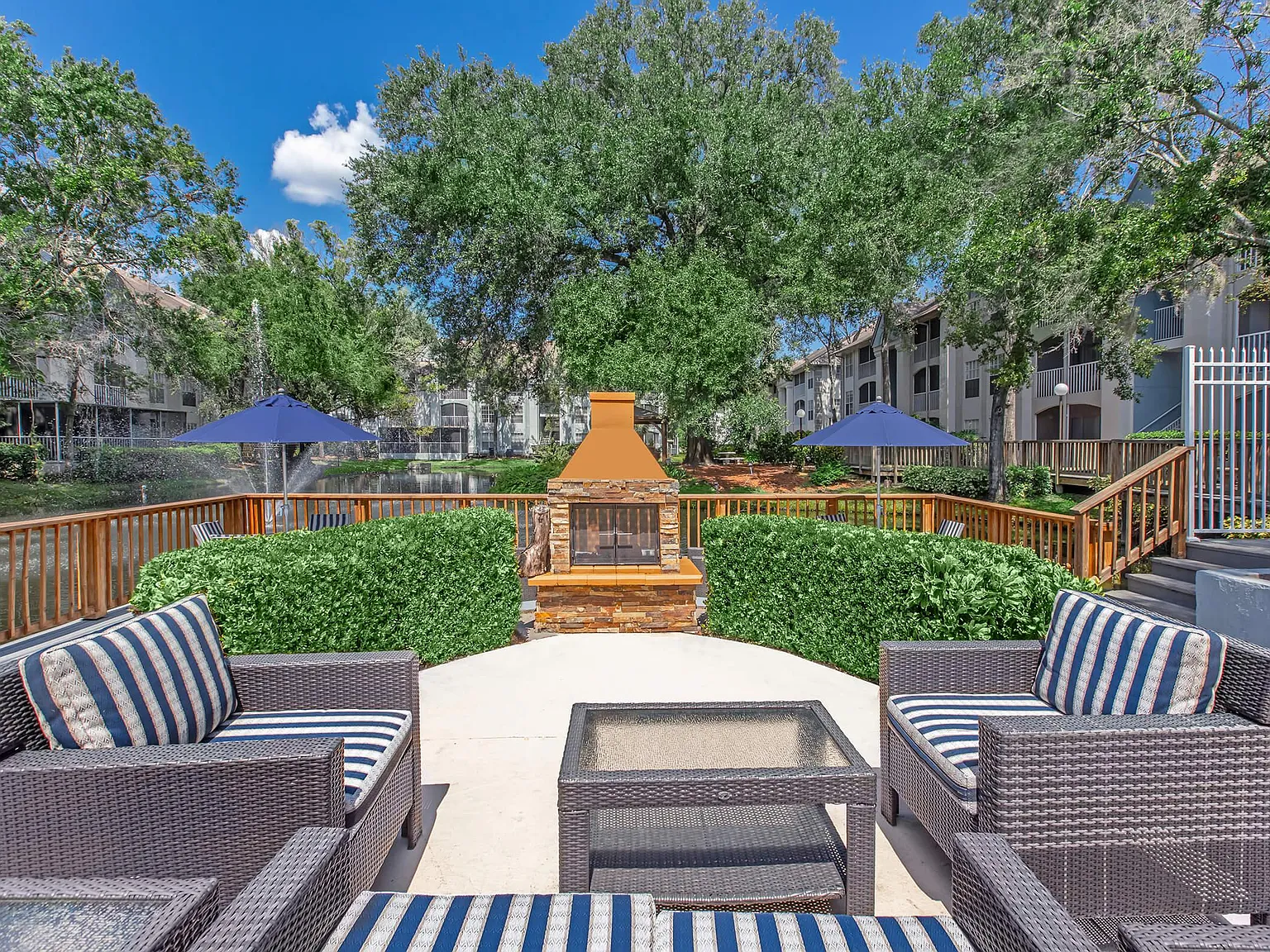 Essex Place Luxury Apartments — Photo 4
