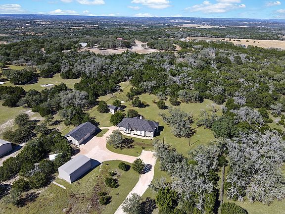 5th image of 218 Majestic Oaks Dr