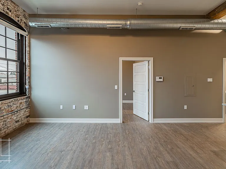180 Detroit Ave — Photo 17