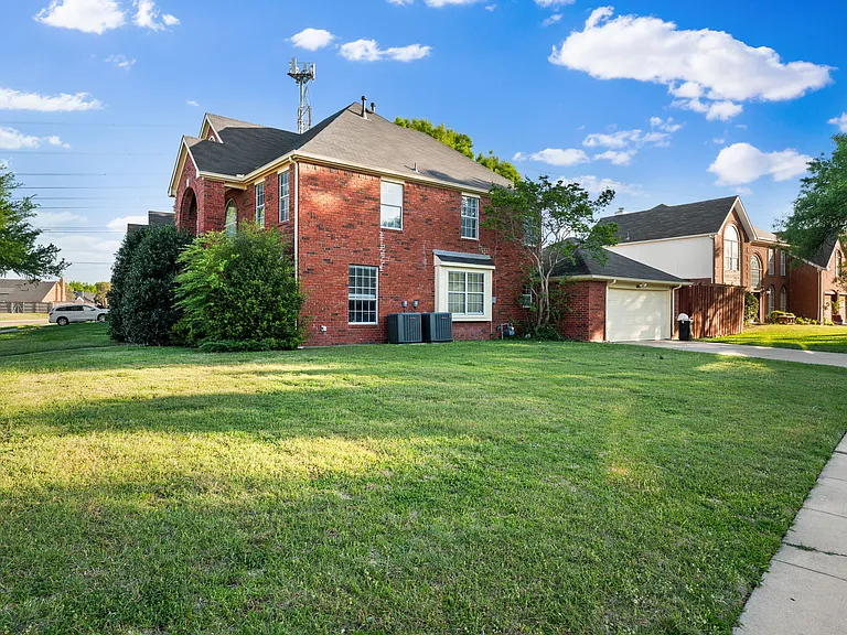141 Morningside Dr — Photo 40