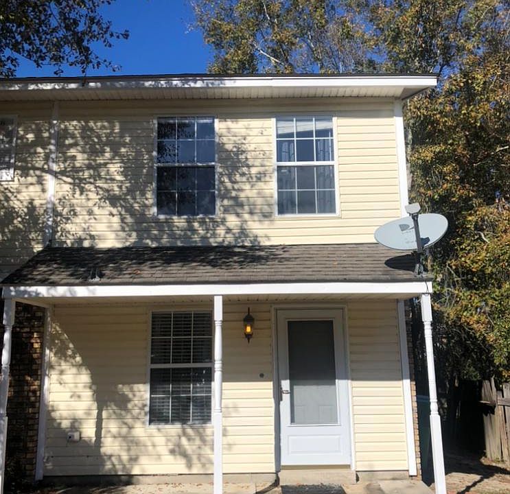 1st image of 15238 Parkwood Dr N #D