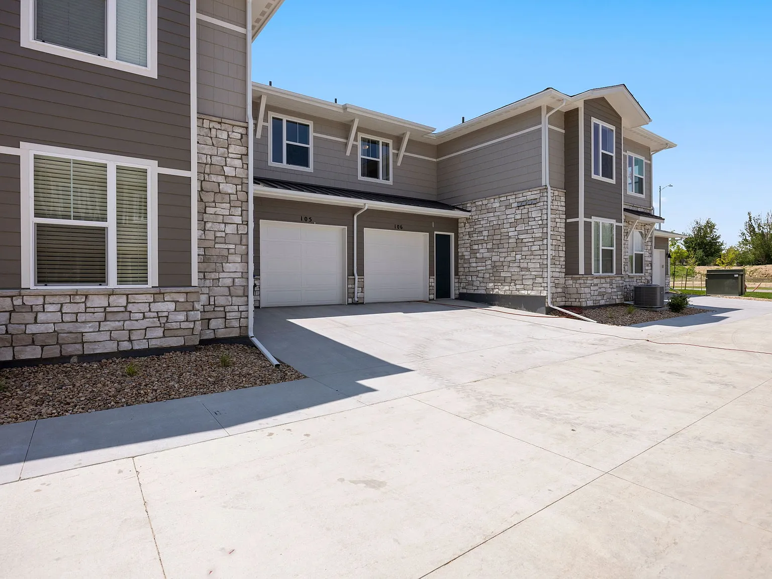 2 bed, 1703 sqft, $2,600 — Photo 3