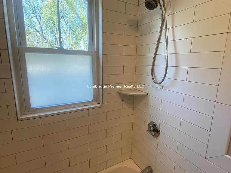 Fairmont St — Photo 12