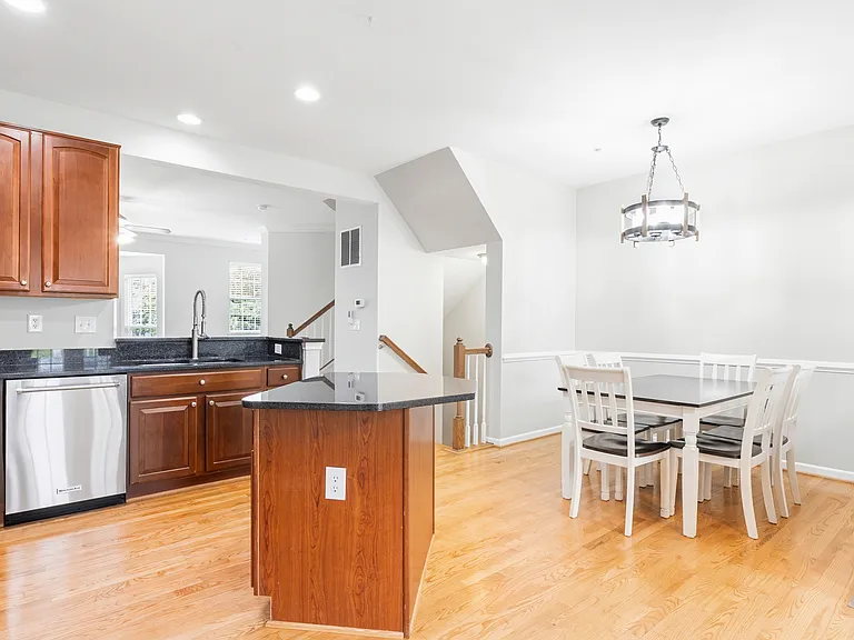 2236 Ivy Ln #5 — Photo 9
