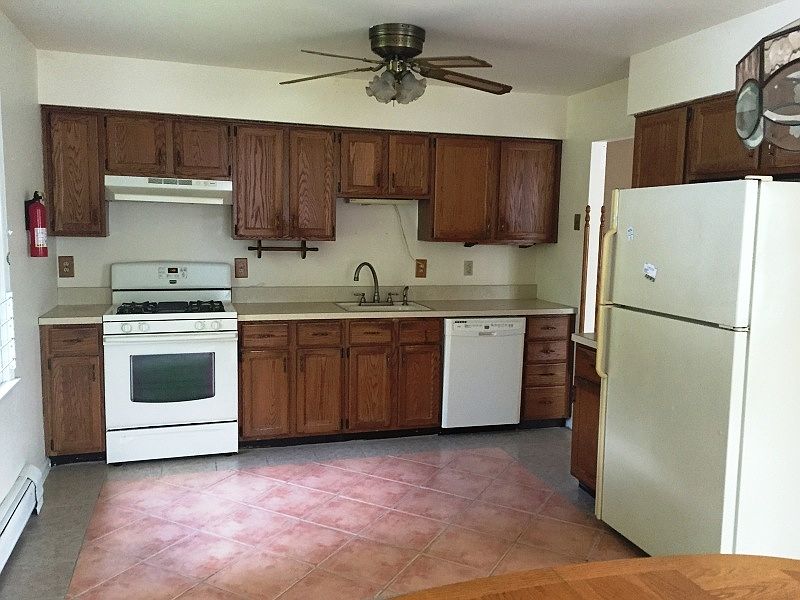 2nd image of 42 Star Lake Rd #2