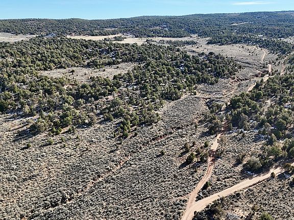 4th image of 41 N Hatch Knife Rd