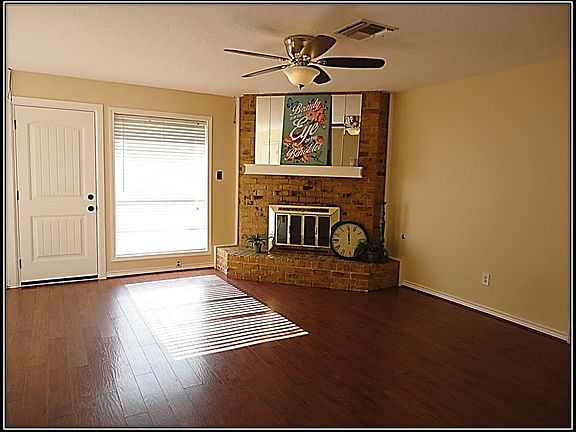 3rd image of 3707 Sweetbriar Dr