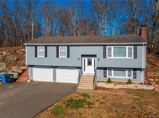 247 Pastors Walk, Monroe, CT 06468