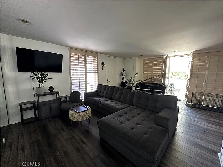 2521 N Whitewater Club Dr #B — Photo 5