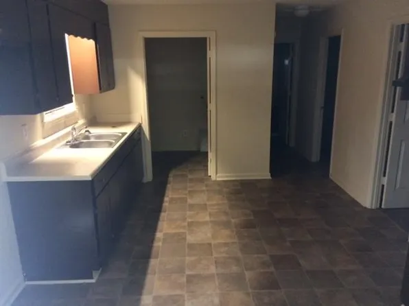 1058 Woolfolk St, Macon, GA 31217