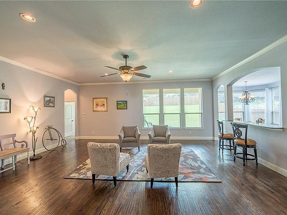 4th image of 11021 Castle Oak Ln