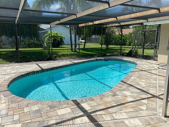 3rd image of 6576 Waterford Cir