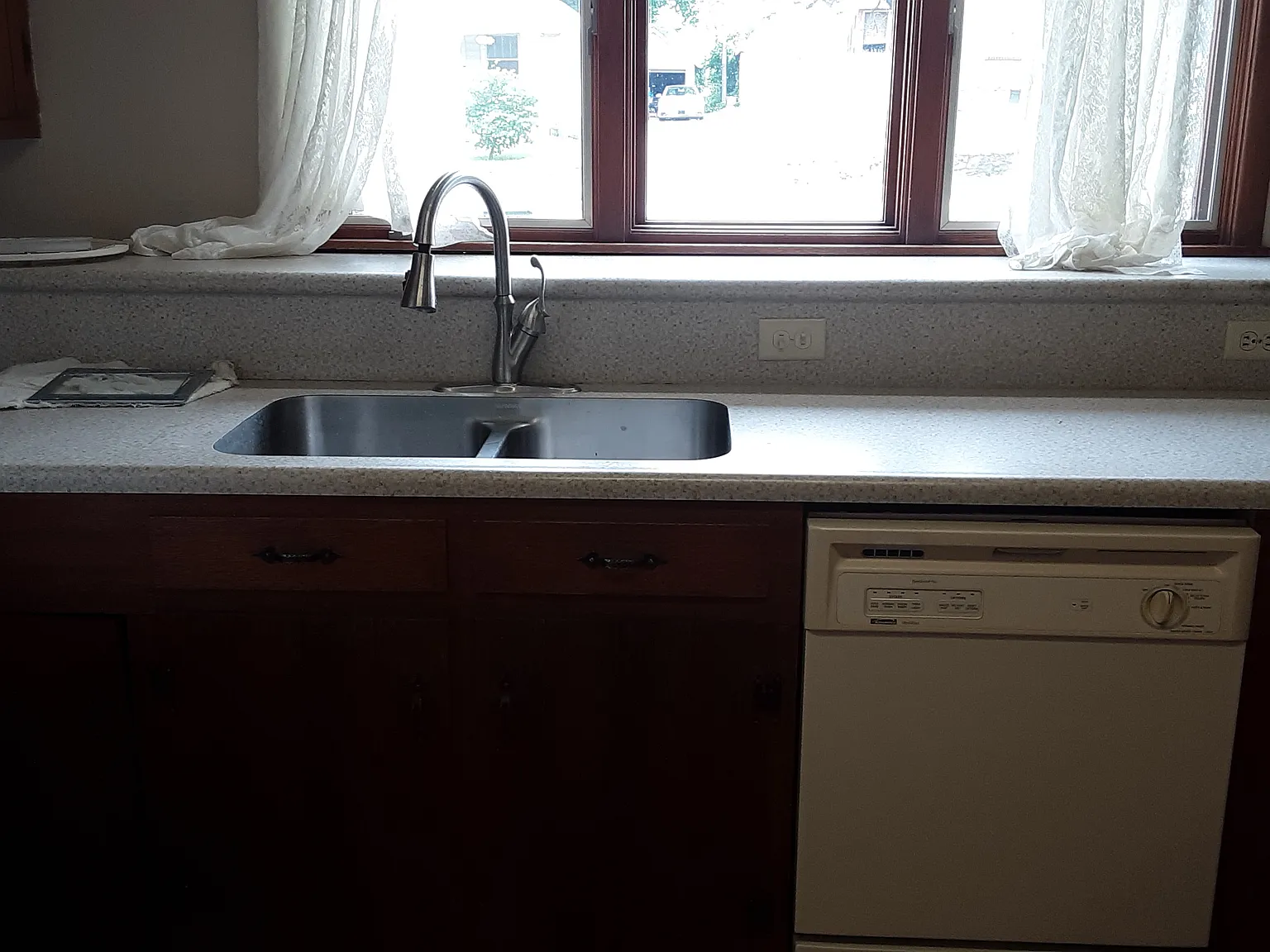 2 bed, 1.5 bath, 1511 sqft, $1,600 — Photo 2