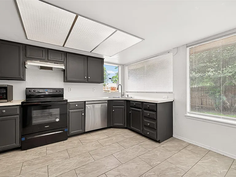 6203 Downwood Forest Dr — Photo 18