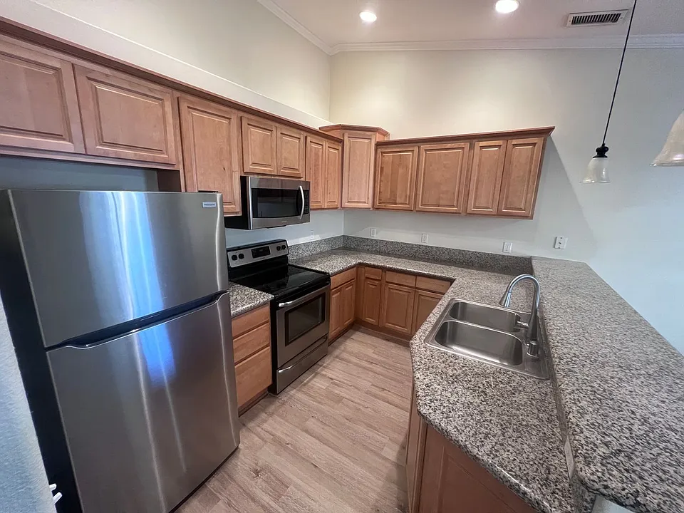 1211 Wurch Way #9-12