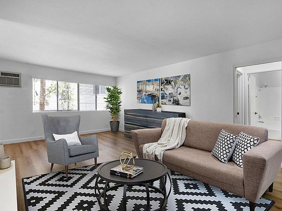 5th image of 10990 Wellworth Ave APT 301