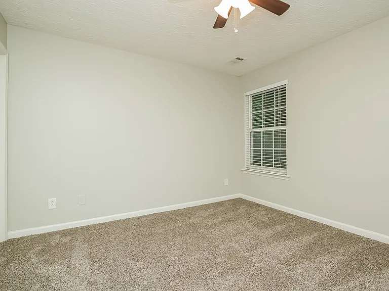 340 Meadows Ln — Photo 14