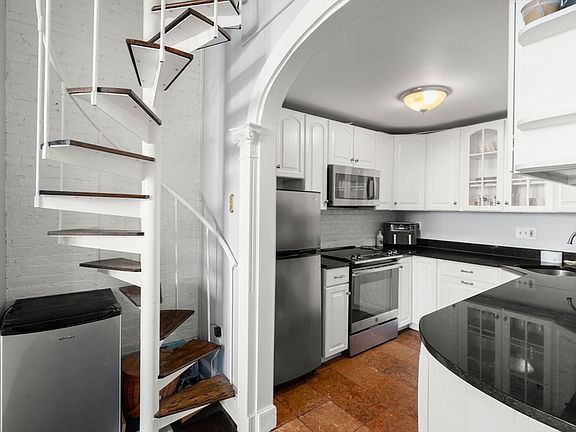 5th image of 263 Commonwealth Ave APT 8