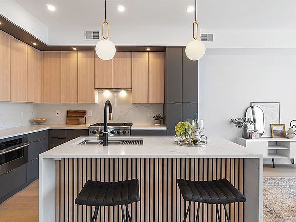 3rd image of 67 Laidlaw Ave #2B