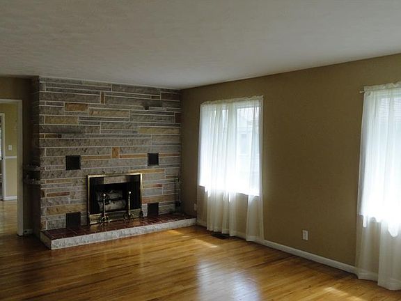 3rd image of 3915 Byram Ave
