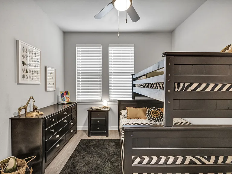 Seven07 Lofts — Photo 17