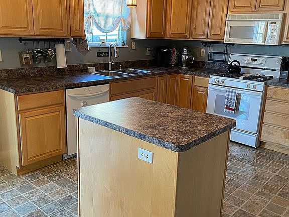 5th image of 2157 Parkwyn Dr