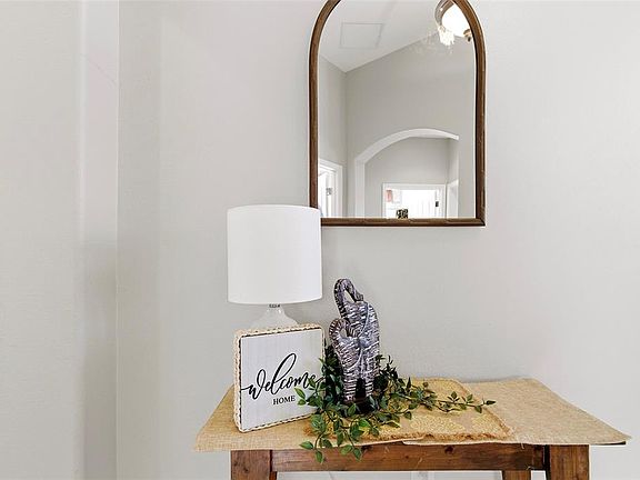 2nd image of 976 Shellbark Way