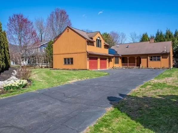 17 Sacco Dr, Amherst, MA 01002