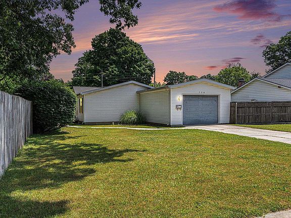 4th image of 738 N Twyckenham Dr
