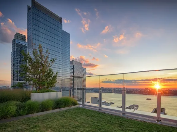 550 West 45th Street image 18 of 18