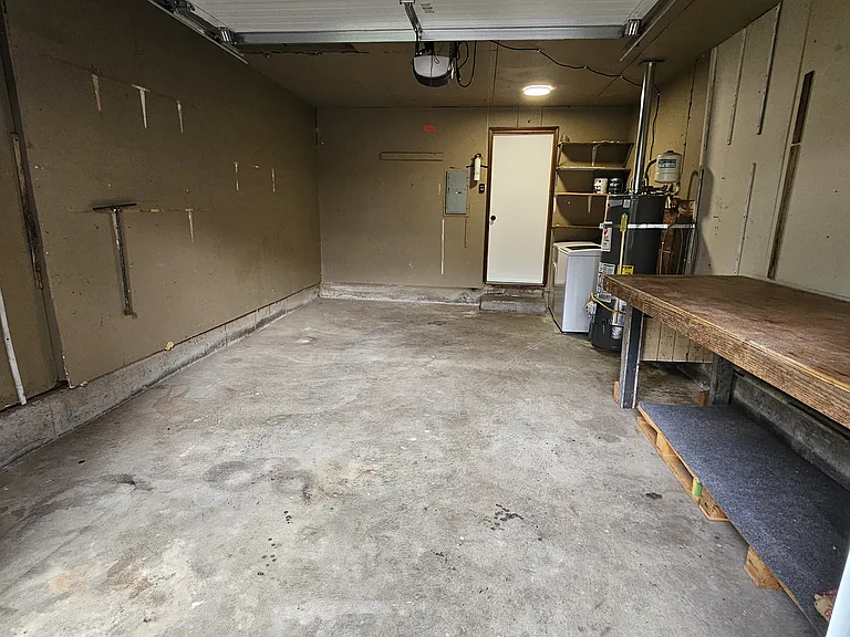 18616 Midhill Cir — Photo 11