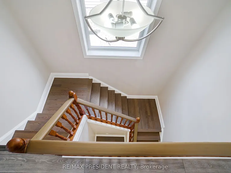 1565 Mickleborough Ct — Photo 17