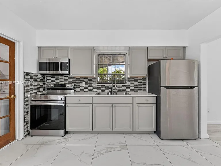 2420 NW 141st St — Photo 10