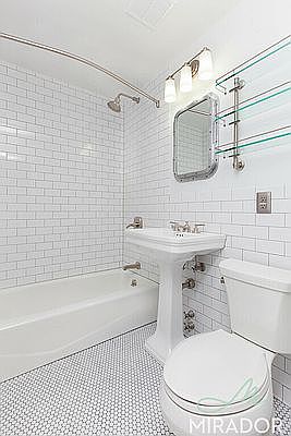5th image of 304 E 20th St APT 6A
