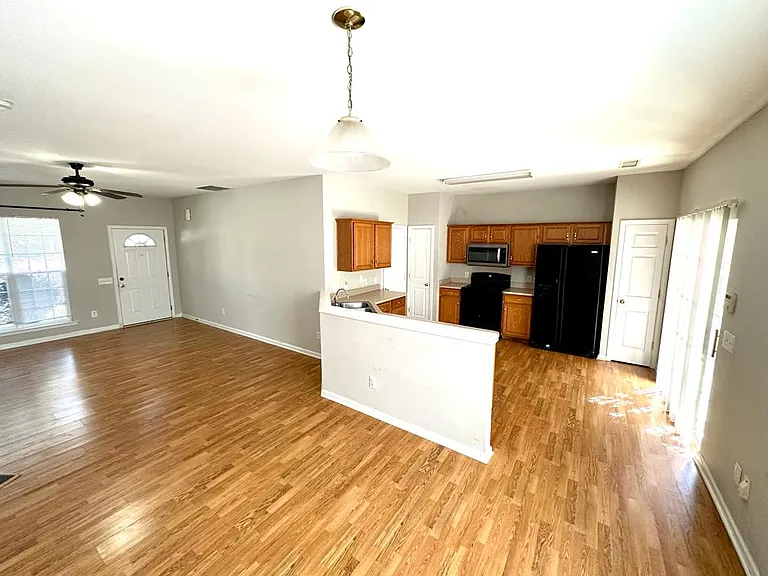 2421 Normancrest Ct — Photo 16