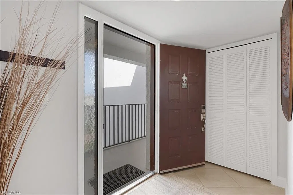 1 bed, 1.0 bath, 1045 sqft, $8,500 — Photo 4