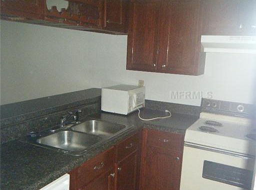 2nd image of 2952 Sir Hamilton Cir #2