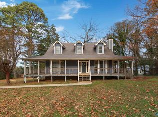 135 Saint Dr, Laceys Spring, AL 35754