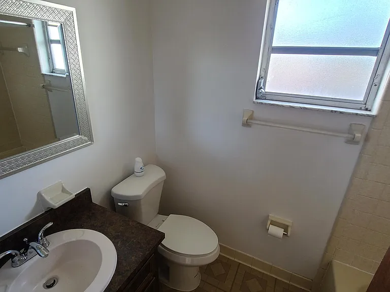 1646 W Paradise Ln — Photo 27