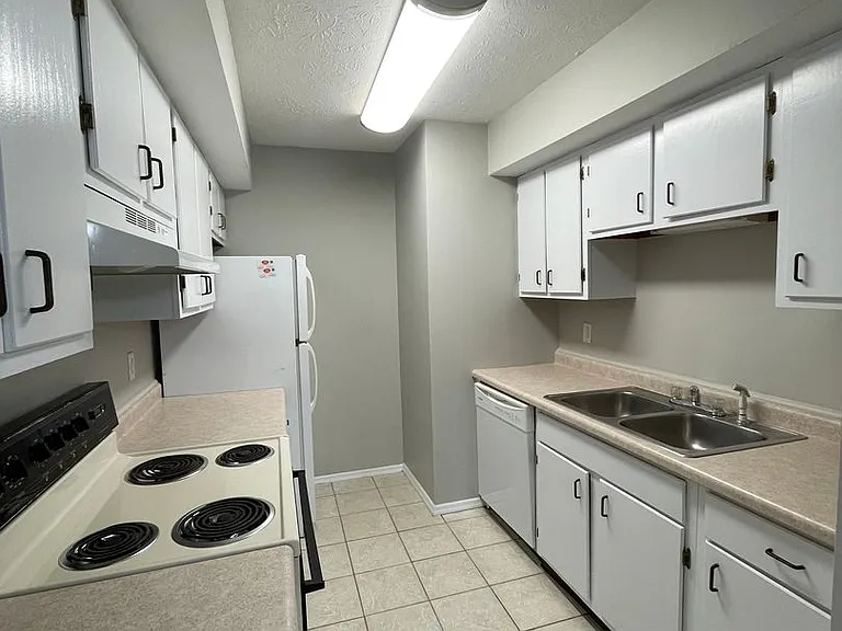 Ironwood Apartments — Photo 26