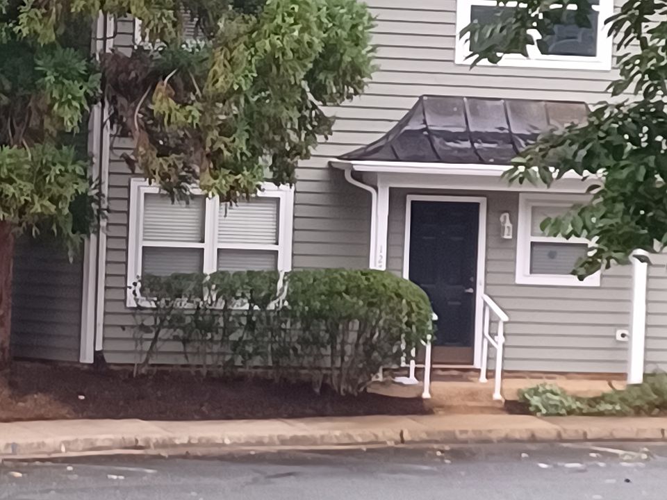 1st image of 1270 Chatham Rdg